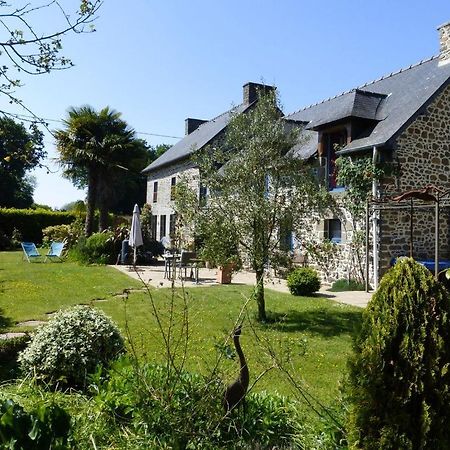 Les Petites Chapelles Saint-Pierre-de-Plesguen Exterior foto
